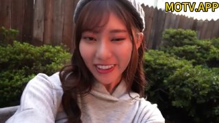 沉迷于女孩的熟练口交